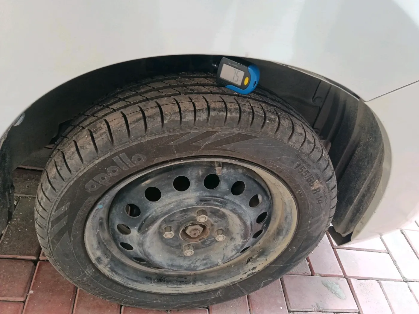 2018 Maruti Wagon R 1.0 VXI, Petrol, Manual, 35,722 km, tyre