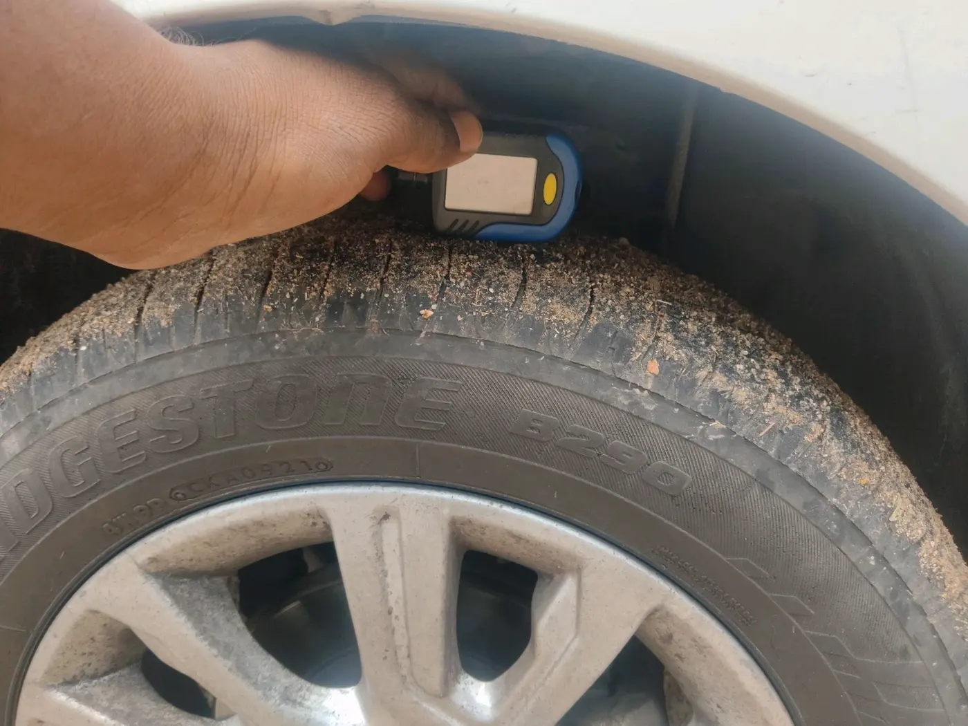 2018 Tata Tiago XZA PETROL, Petrol, Automatic, 1,19,669 km, tyre