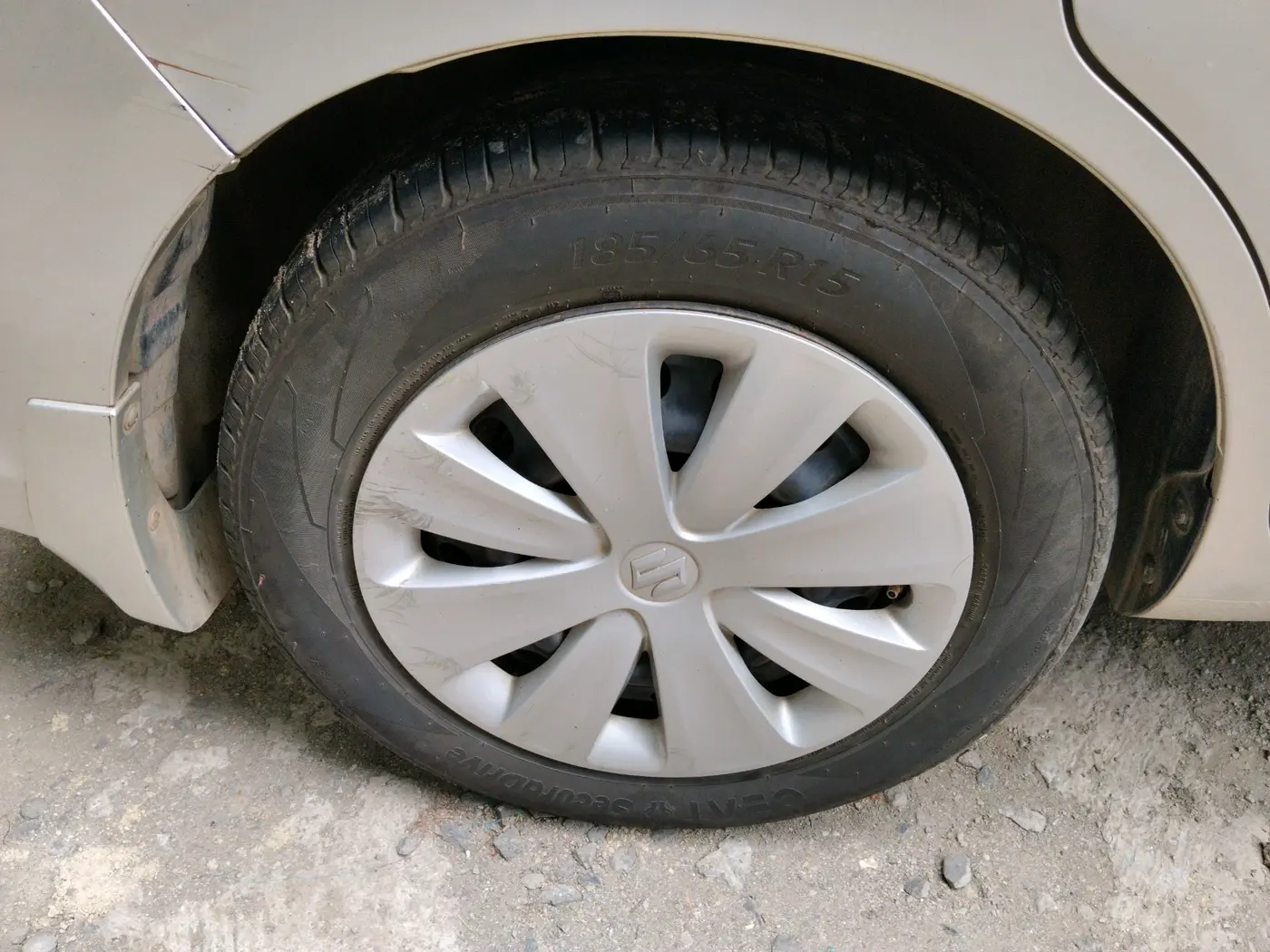 2017 Maruti Ertiga VXI CNG, CNG, Manual, 75,616 km, tyre