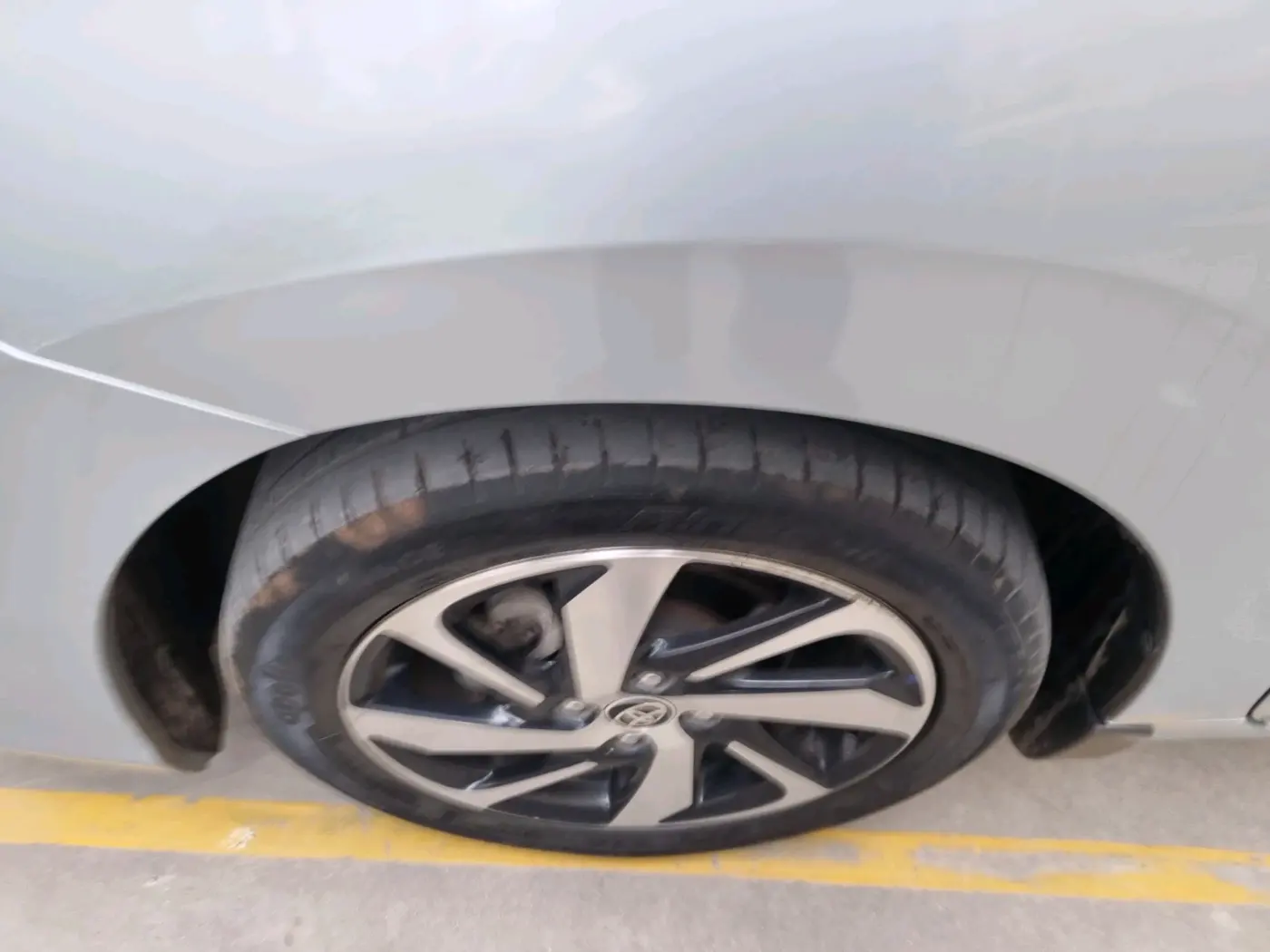 2022 Toyota Glanza V, Petrol, Manual, 42,724 km, tyre