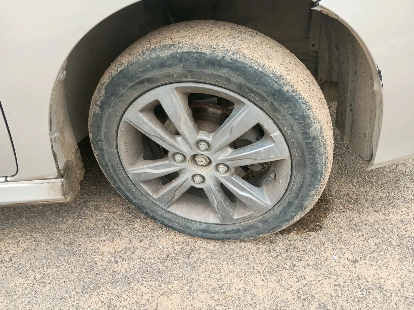 2013 Maruti Wagon R Stingray VXI, Petrol, Manual, 77,032 km, tyre