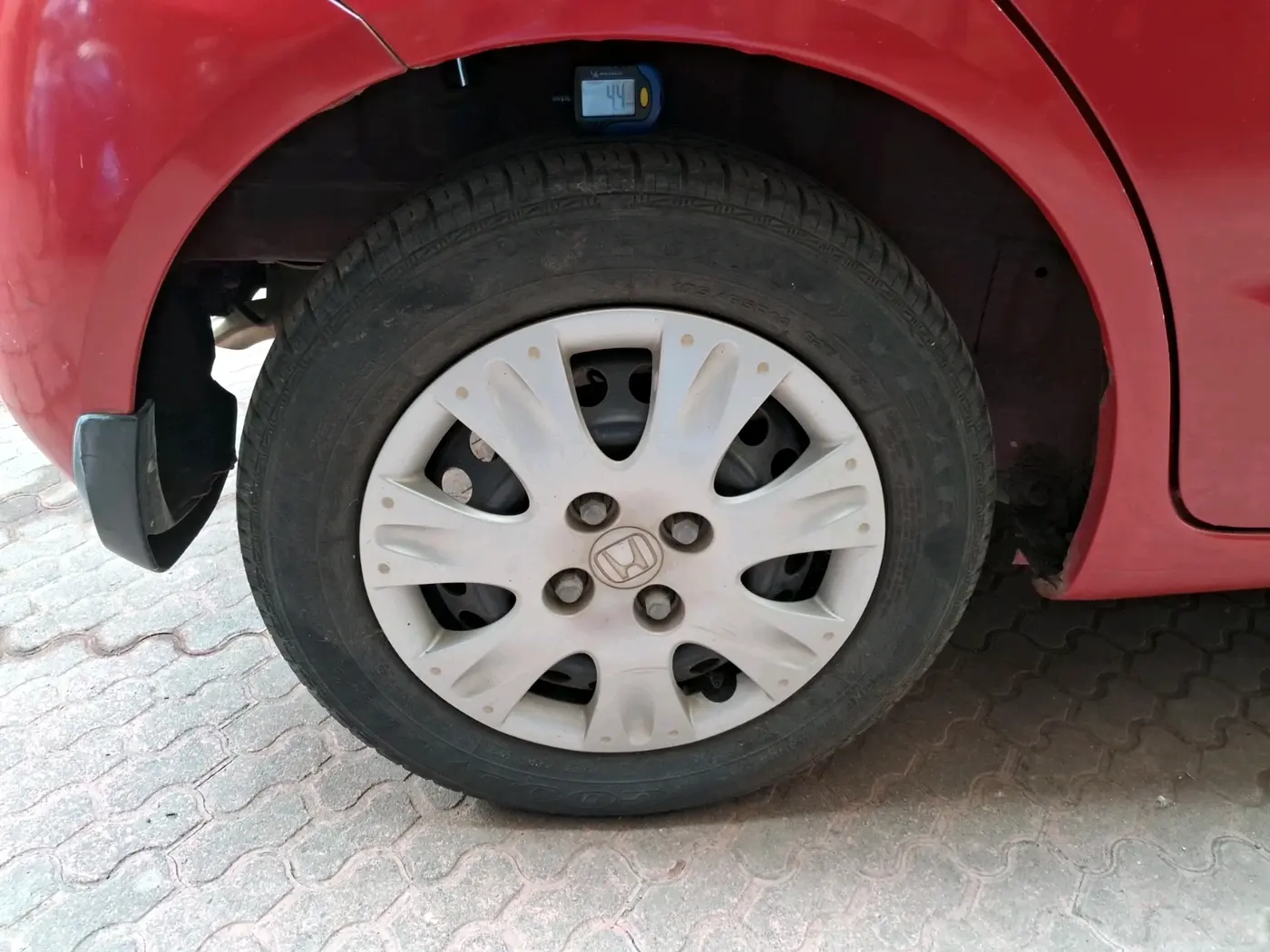 2013 Honda Brio S MT, Petrol, Manual, 26,319 km, tyre