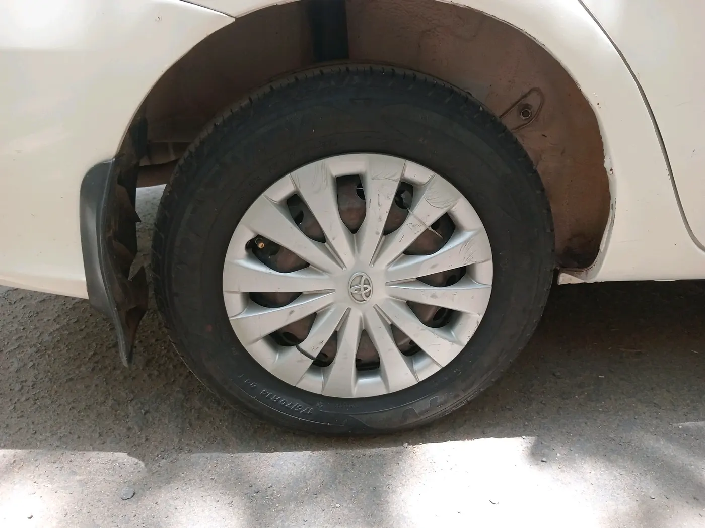2018 Toyota Etios GXD PLATINUM, Diesel, Manual, 1,15,874 km, tyre