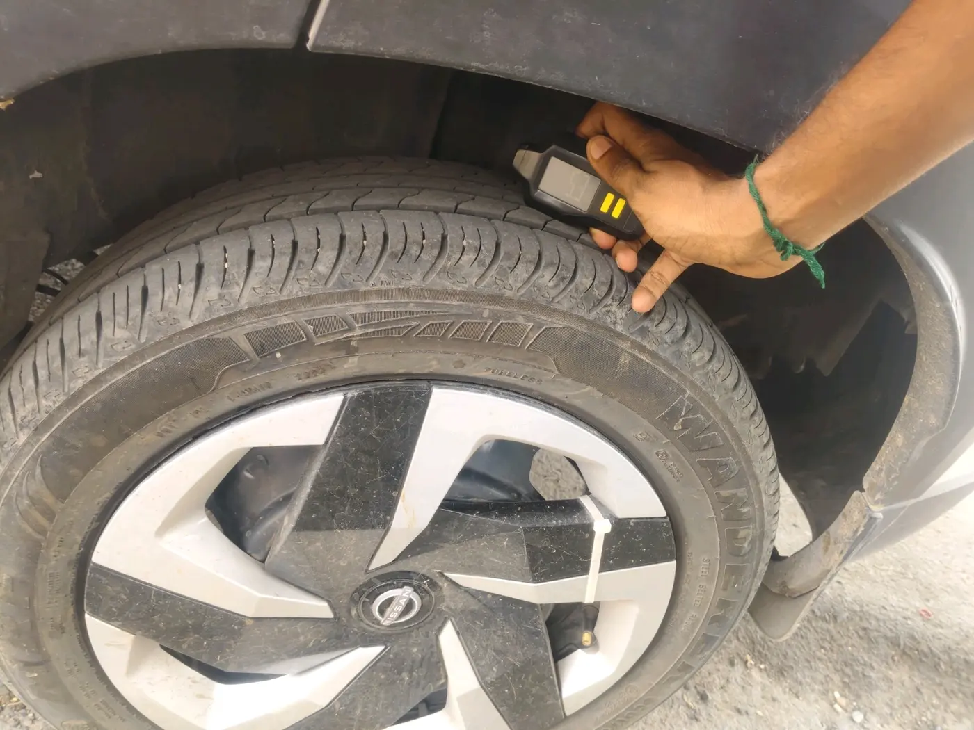 2021 Nissan MAGNITE XL, Petrol, Manual, 1,35,160 km, tyre