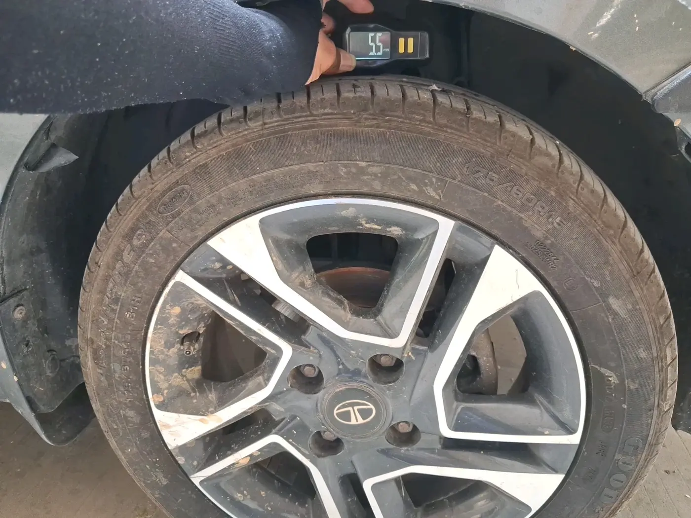 2020 Tata Tiago XZ PLUS PETROL, Petrol, Manual, 69,720 km, tyre