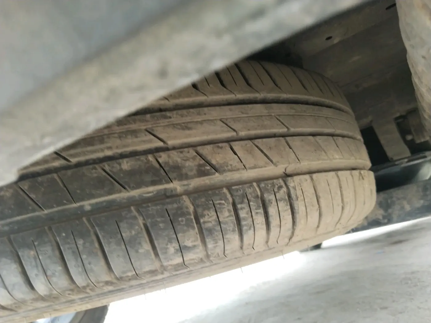 2023 Tata PUNCH ACCOMPLISHED DAZZLE SUNROOF CNG MT, CNG, Manual, 77,954 km, tyre