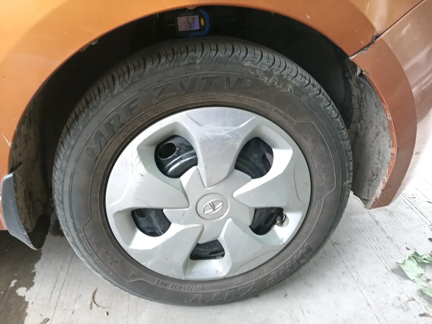 2017 Tata Tiago XZ PETROL, CNG, Manual, 61,893 km, tyre