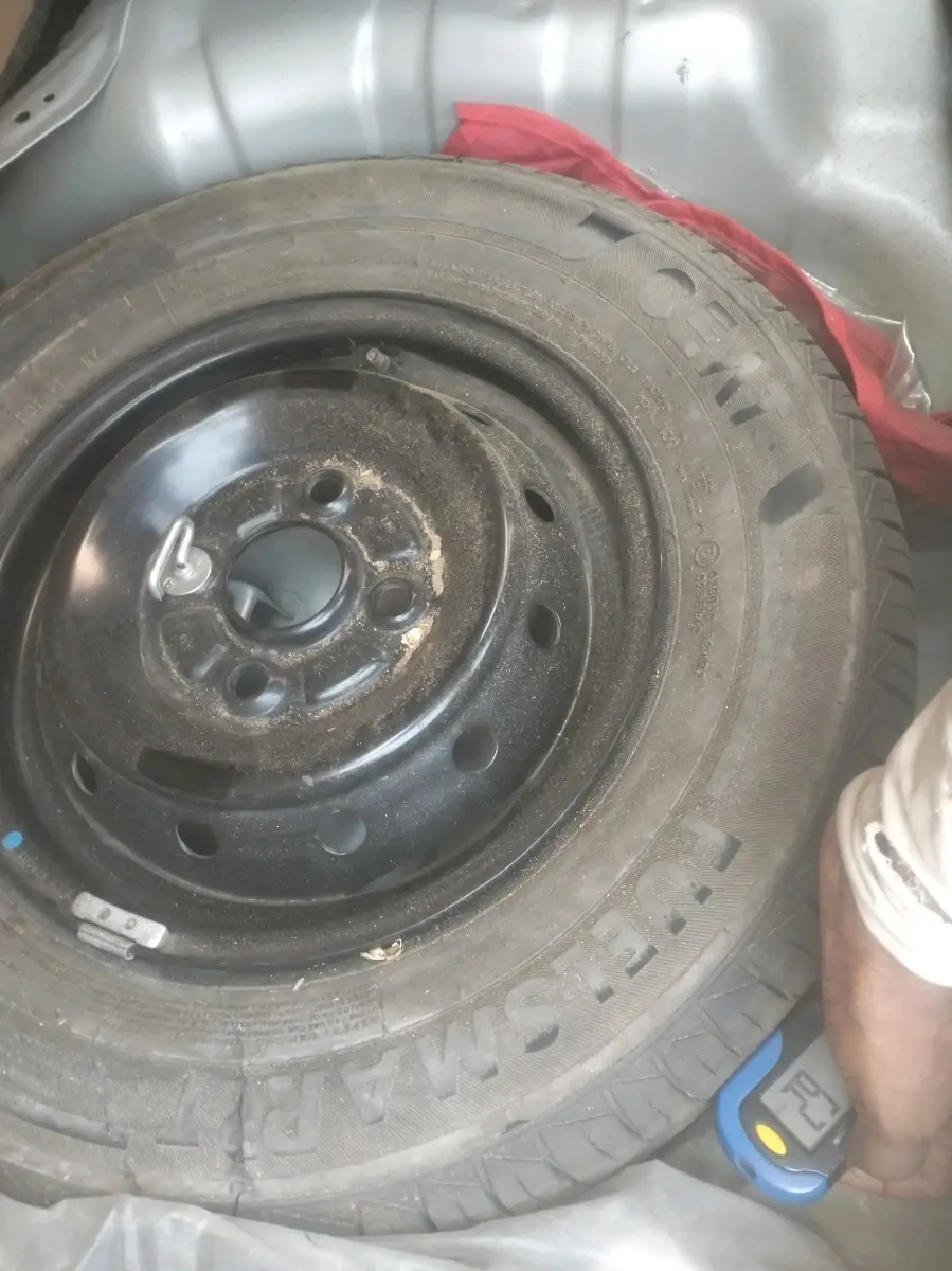 2021 Maruti Alto VXI, Petrol, Manual, 13,322 km, tyre