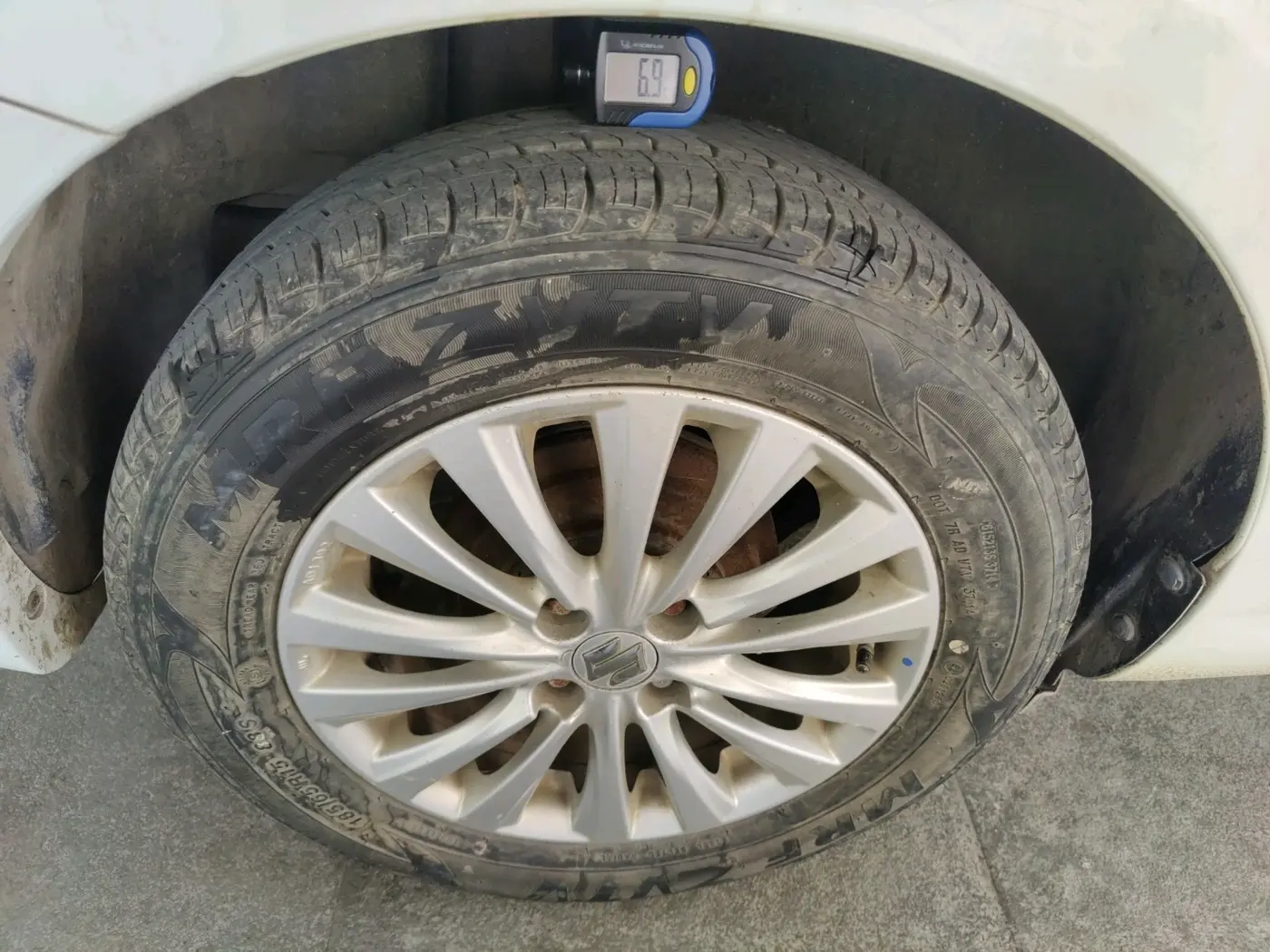 2014 Maruti Ciaz ZXI, Petrol, Manual, 53,014 km, tyre