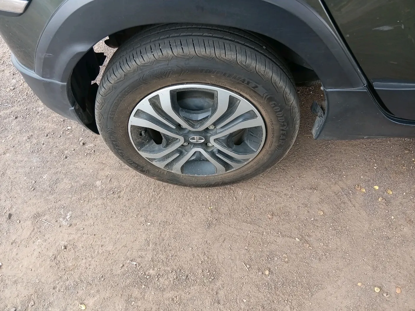 2023 Tata Tiago XZ PLUS CNG DUAL TONE, CNG, Manual, 25,023 km, tyre