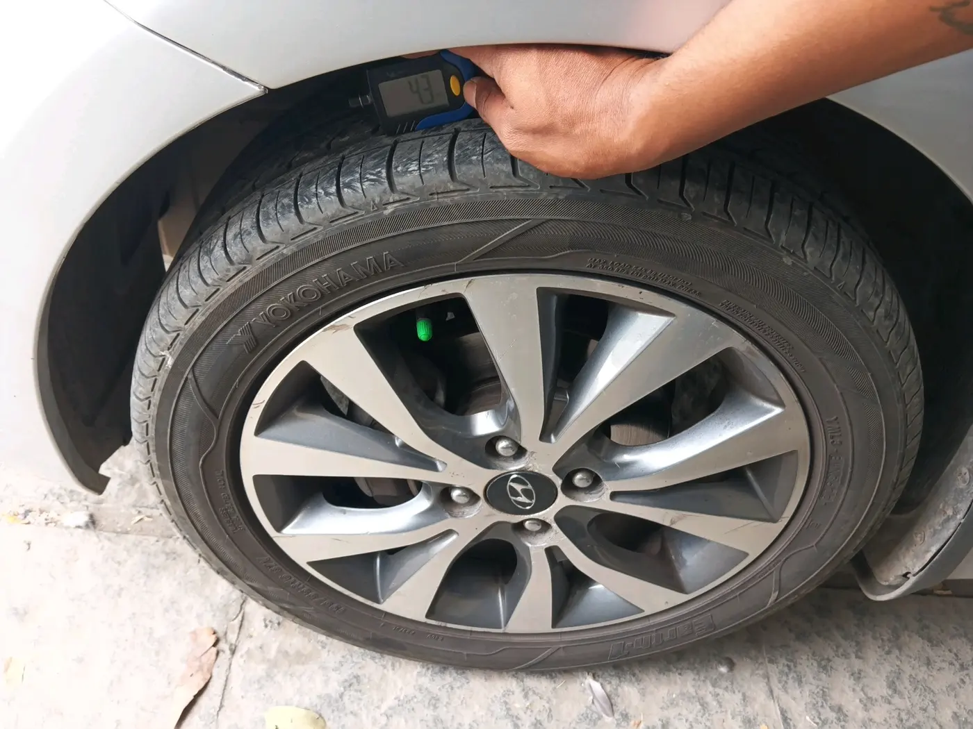 2014 Hyundai Verna FLUIDIC 1.6 CRDI SX, Diesel, Manual, 88,619 km, tyre