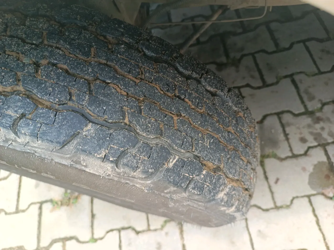 2018 Mahindra Bolero POWER PLUS SLE, Diesel, Manual, 2,27,080 km, tyre