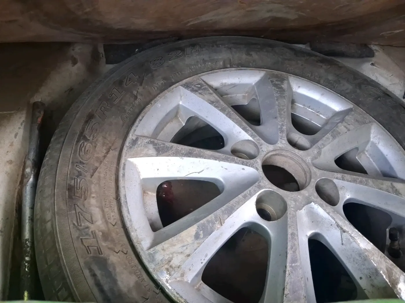 2011 Tata Indica EV2 LX, Diesel, Manual, 1,03,428 km, tyre