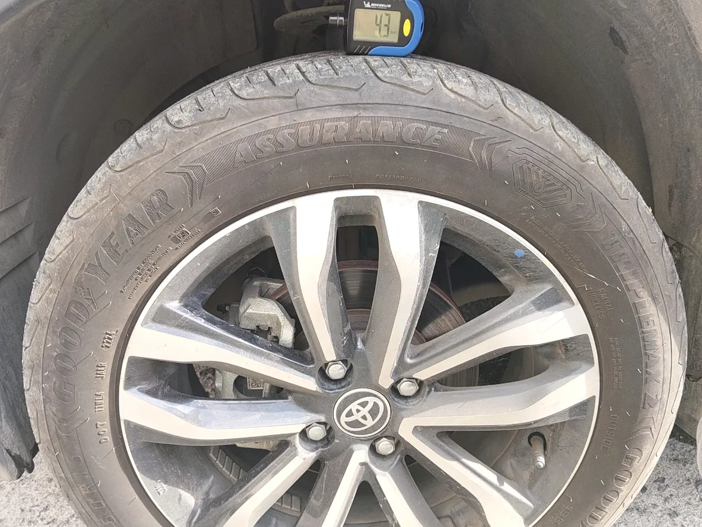 2024 Toyota Urban Cruiser Taisor V 1.0 Petrol AT, Petrol, Automatic, 24,254 km, tyre