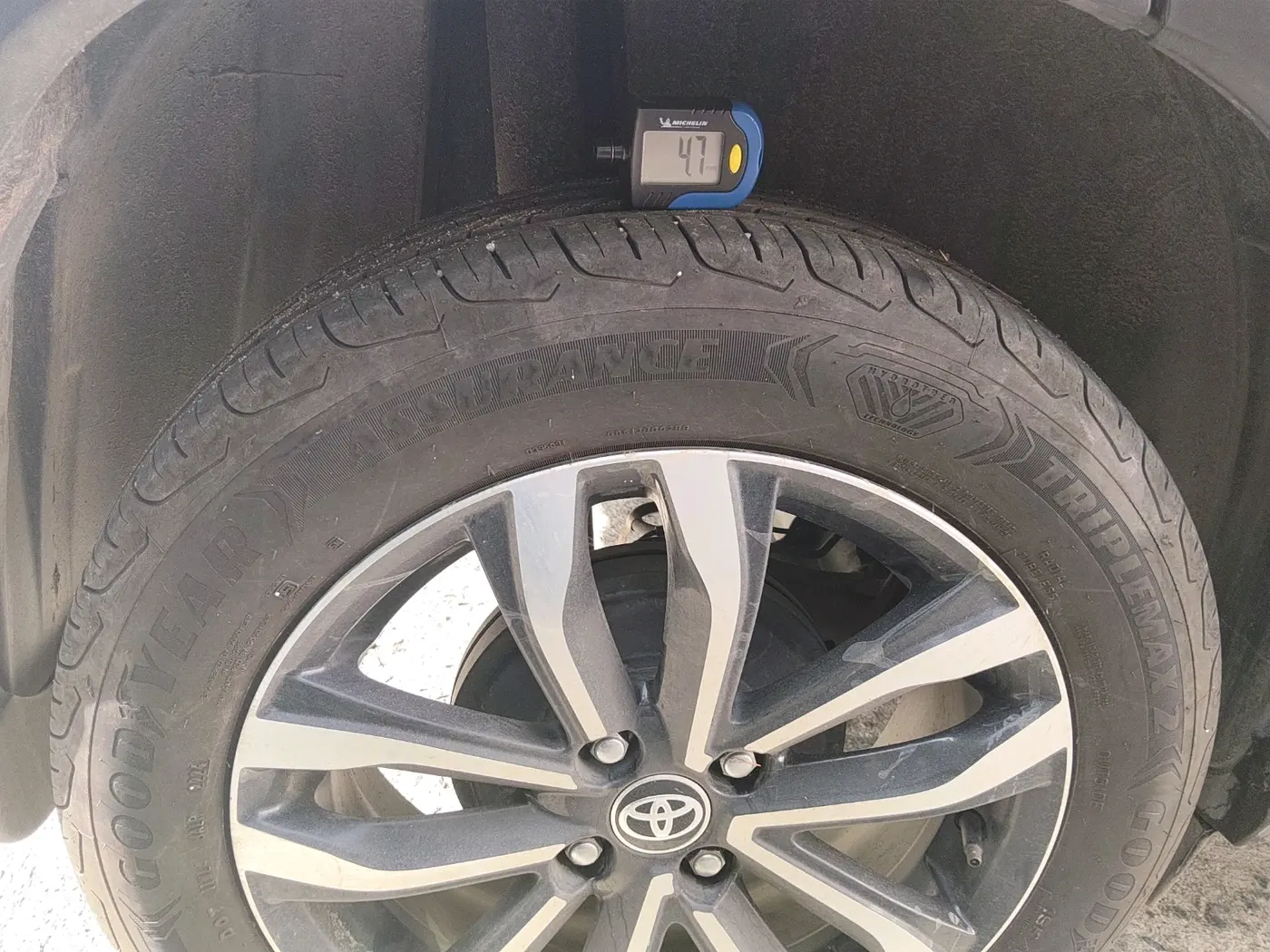 2024 Toyota Urban Cruiser Taisor V 1.0 Petrol AT, Petrol, Automatic, 24,254 km, tyre
