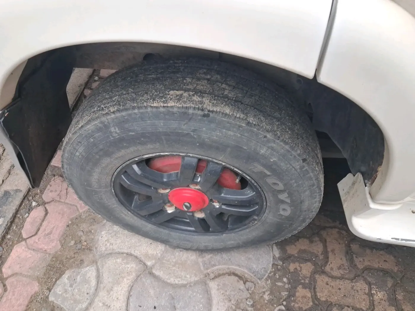2012 Mahindra Scorpio VLX 2WD, Diesel, Manual, 77,465 km, tyre