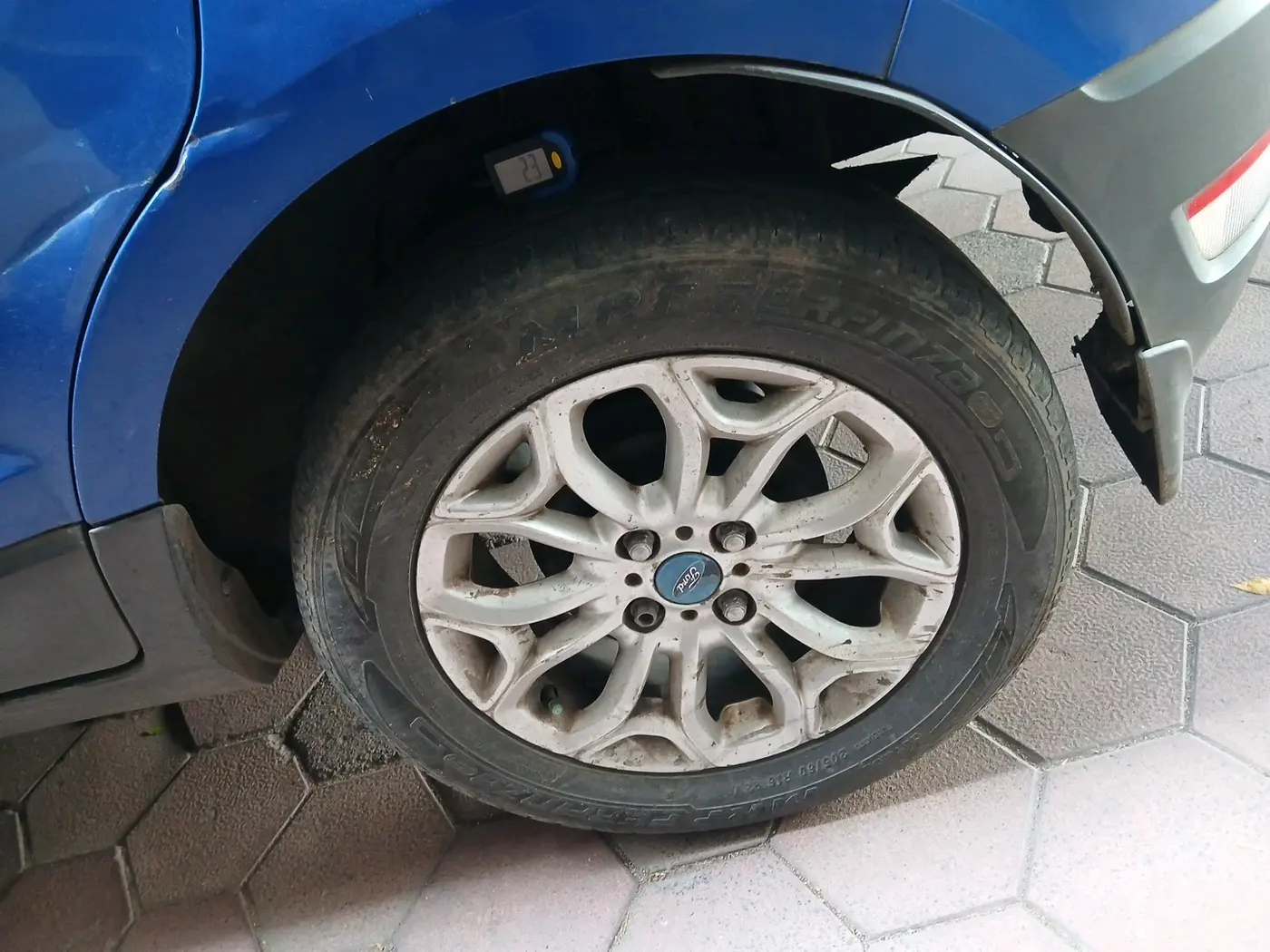 2013 Ford Ecosport TITANIUM 1.5L DIESEL (OPT), Diesel, Manual, 2,74,661 km, tyre