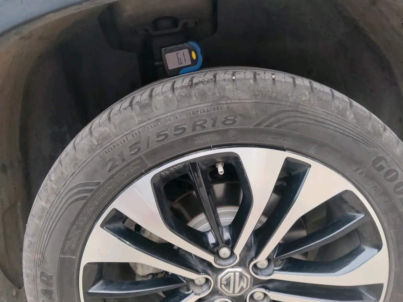 2022 MG HECTOR PLUS SHARP 1.5 PETROL TURBO CVT 6-STR, Petrol, Automatic, 65,268 km, tyre