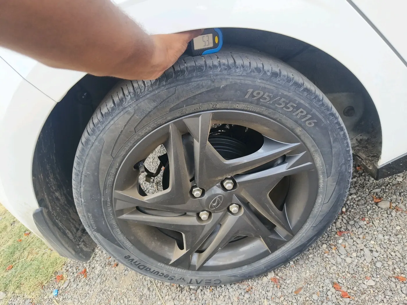 2022 Hyundai NEW I20 SPORTZ 1.2 AT, Petrol, Automatic, 24,912 km, tyre