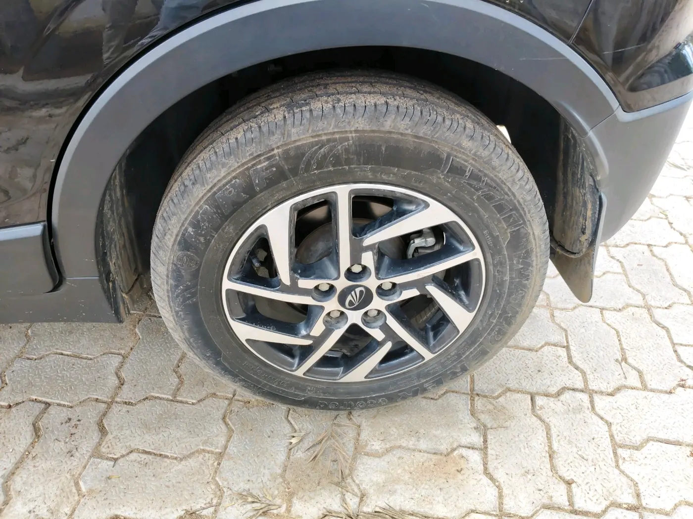 2022 Mahindra XUV300 W8 (O) 1.2 PETROL, Petrol, Manual, 21,229 km, tyre