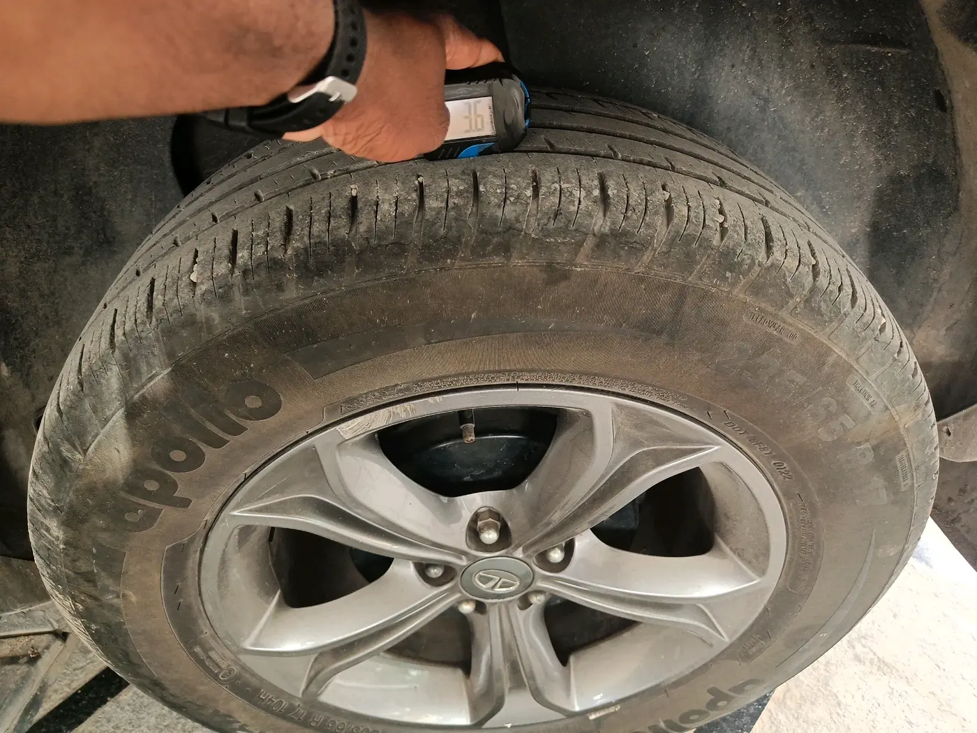 2022 Tata Harrier XTA 2.0L KRYOTEC PLUS, Diesel, Automatic, 58,926 km, tyre