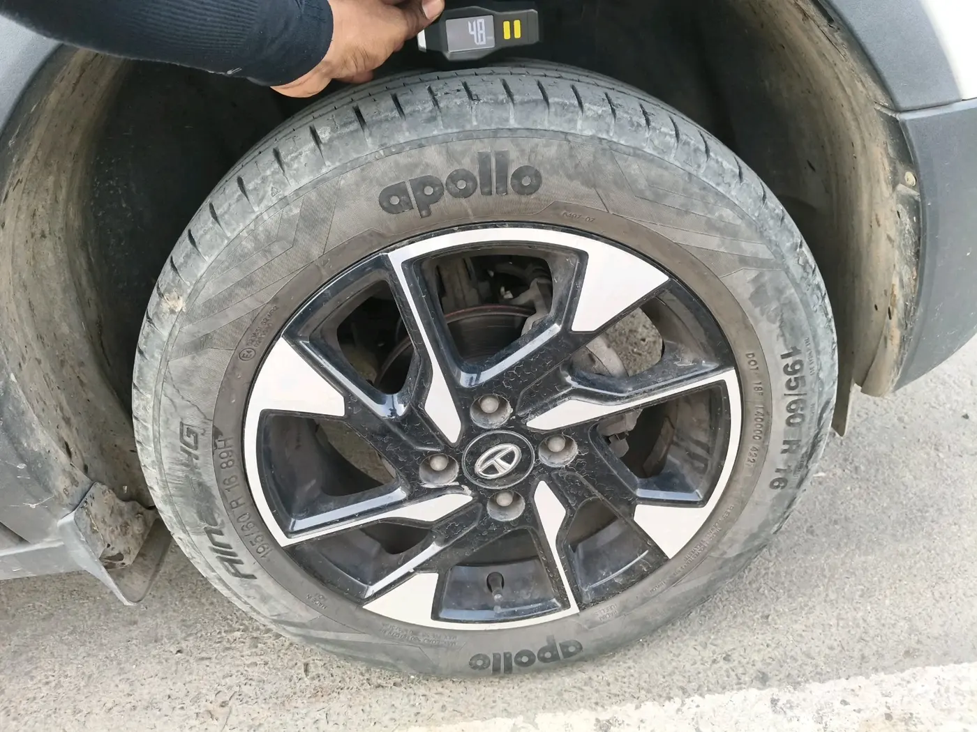 2021 Tata PUNCH CREATIVE  MT, Petrol, Manual, 41,973 km, tyre