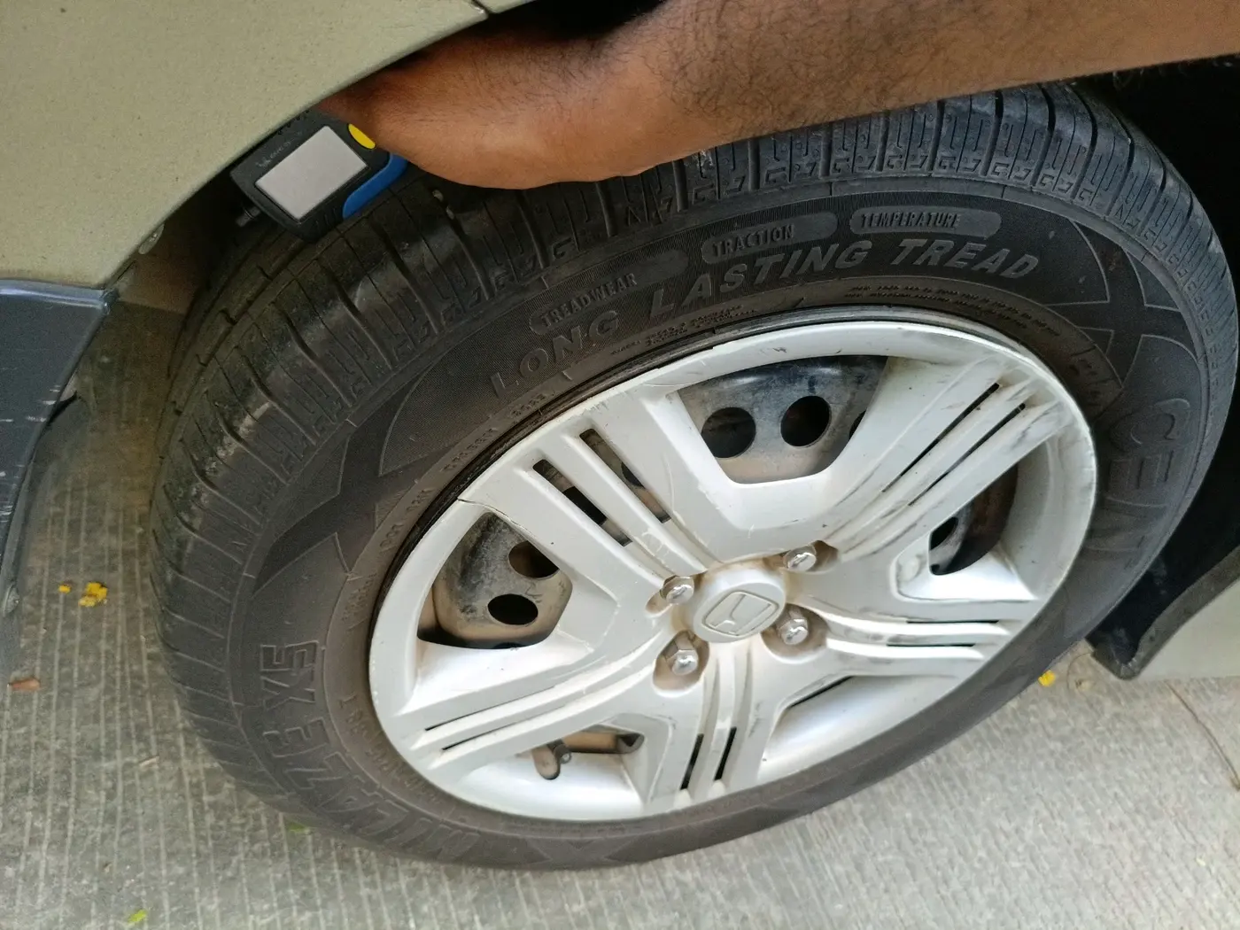2011 Honda City 1.5L I-VTEC S MT, CNG, Manual, 1,23,168 km, tyre