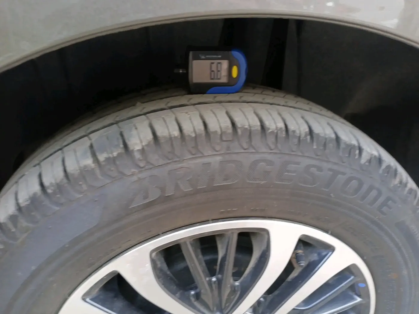 2025 Maruti Ertiga ZXI SHVS, Petrol, Manual, 2,774 km, tyre