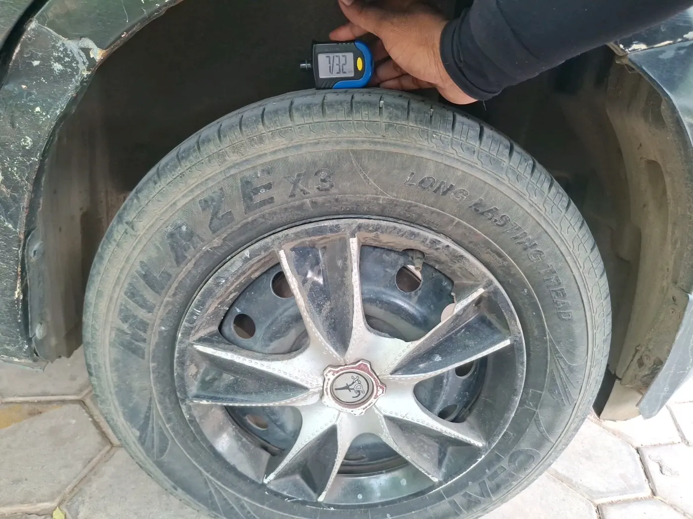 2011 Maruti Swift Dzire VDI, Diesel, Manual, 2,05,193 km, tyre