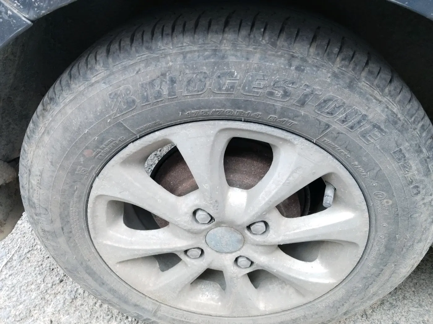 2012 Ford Figo TITANIUM 1.4 DIESEL, Diesel, Manual, 1,79,091 km, tyre