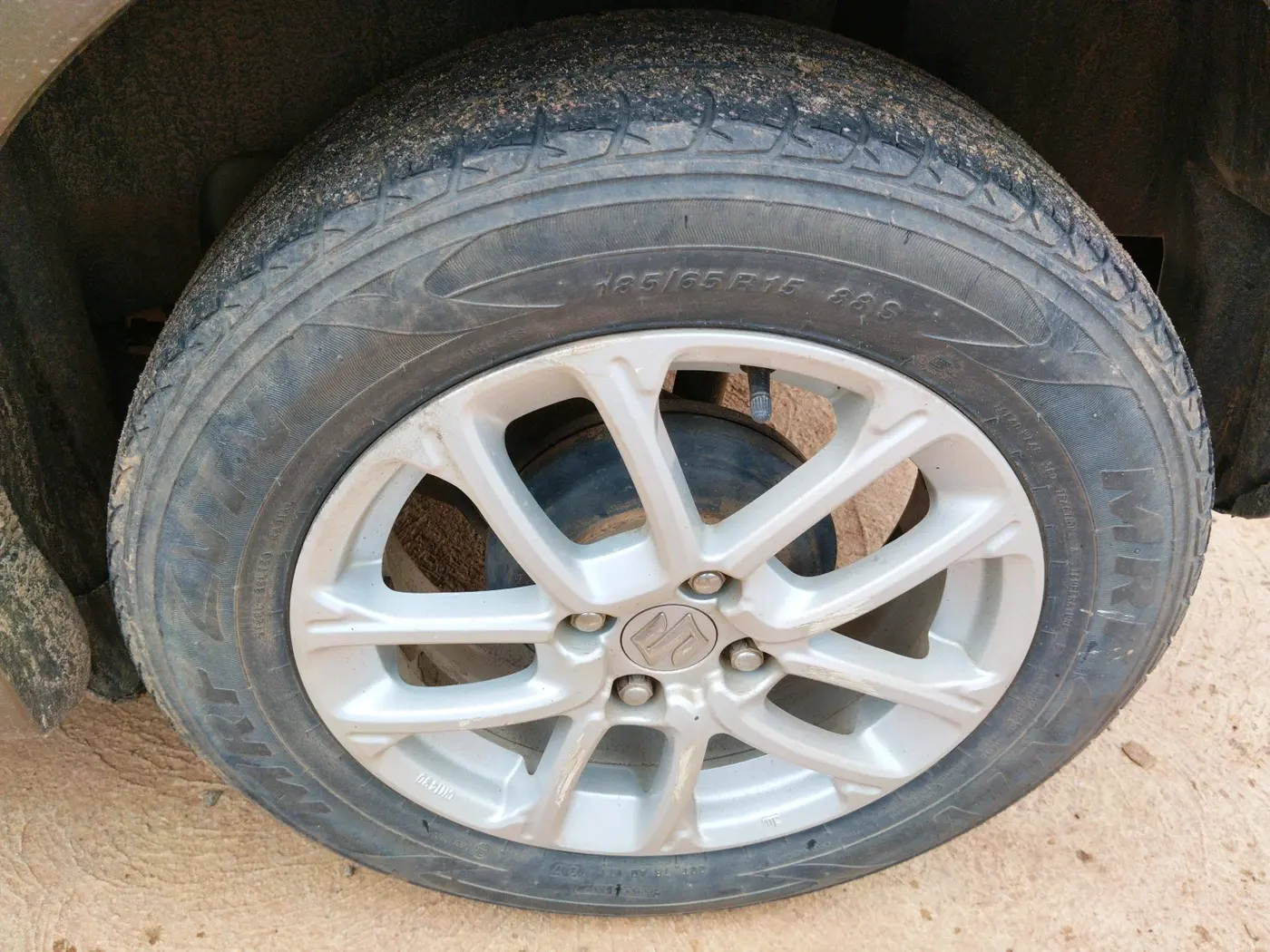 2018 Maruti Swift ZXI AMT, Petrol, Automatic, 94,197 km, tyre