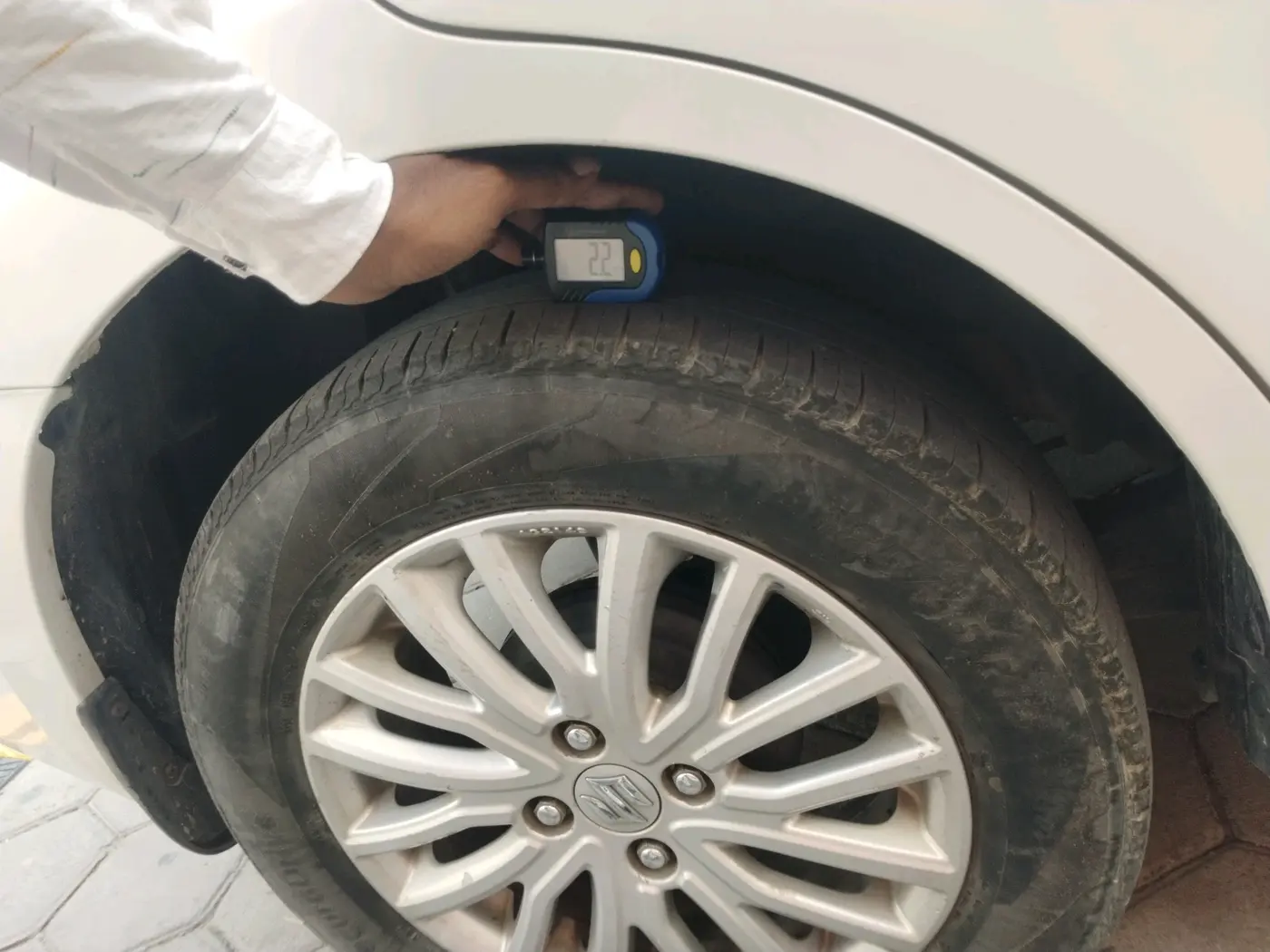 2018 Maruti Dzire ZXI, Petrol, Manual, 1,43,053 km, tyre
