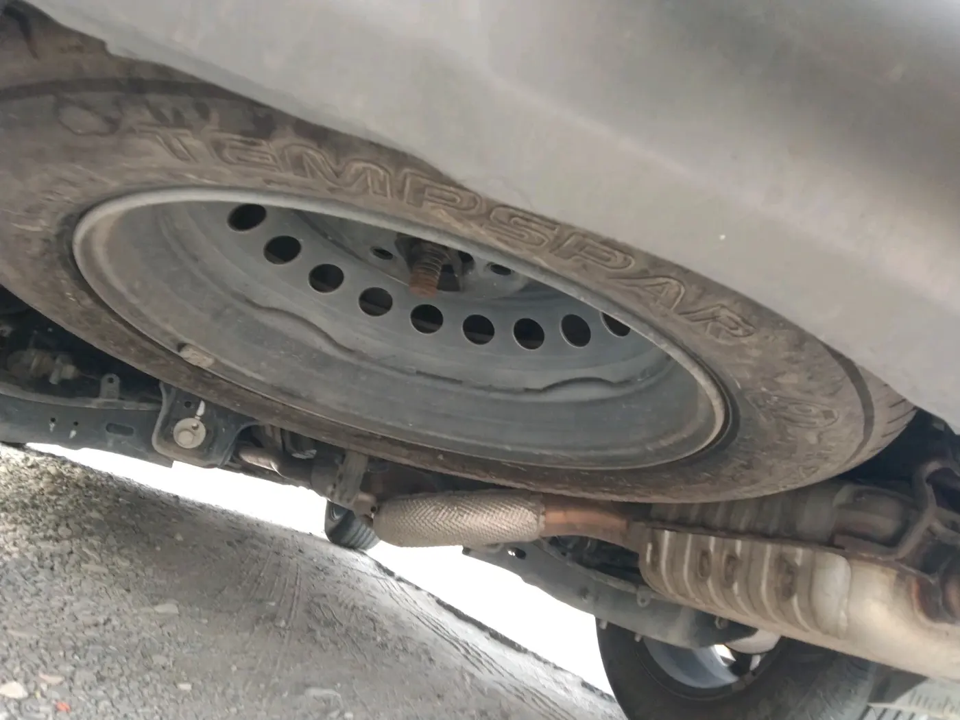 2021 Mahindra XUV700 AX 7 P AT 7 STR, Petrol, Automatic, 43,587 km, tyre