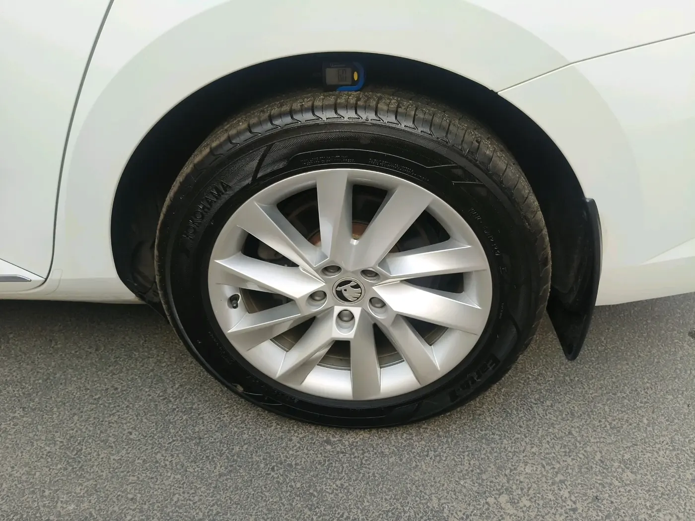 2019 Skoda Superb L&K 1.8 TSI AT, Petrol, Automatic, 25,125 km, tyre