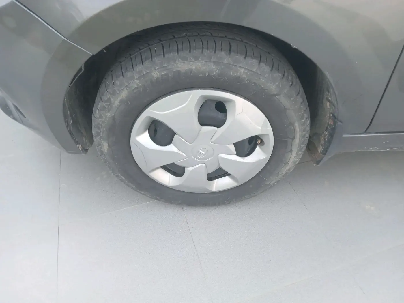 2020 Tata Tiago XT PETROL, Petrol, Manual, 1,03,474 km, tyre