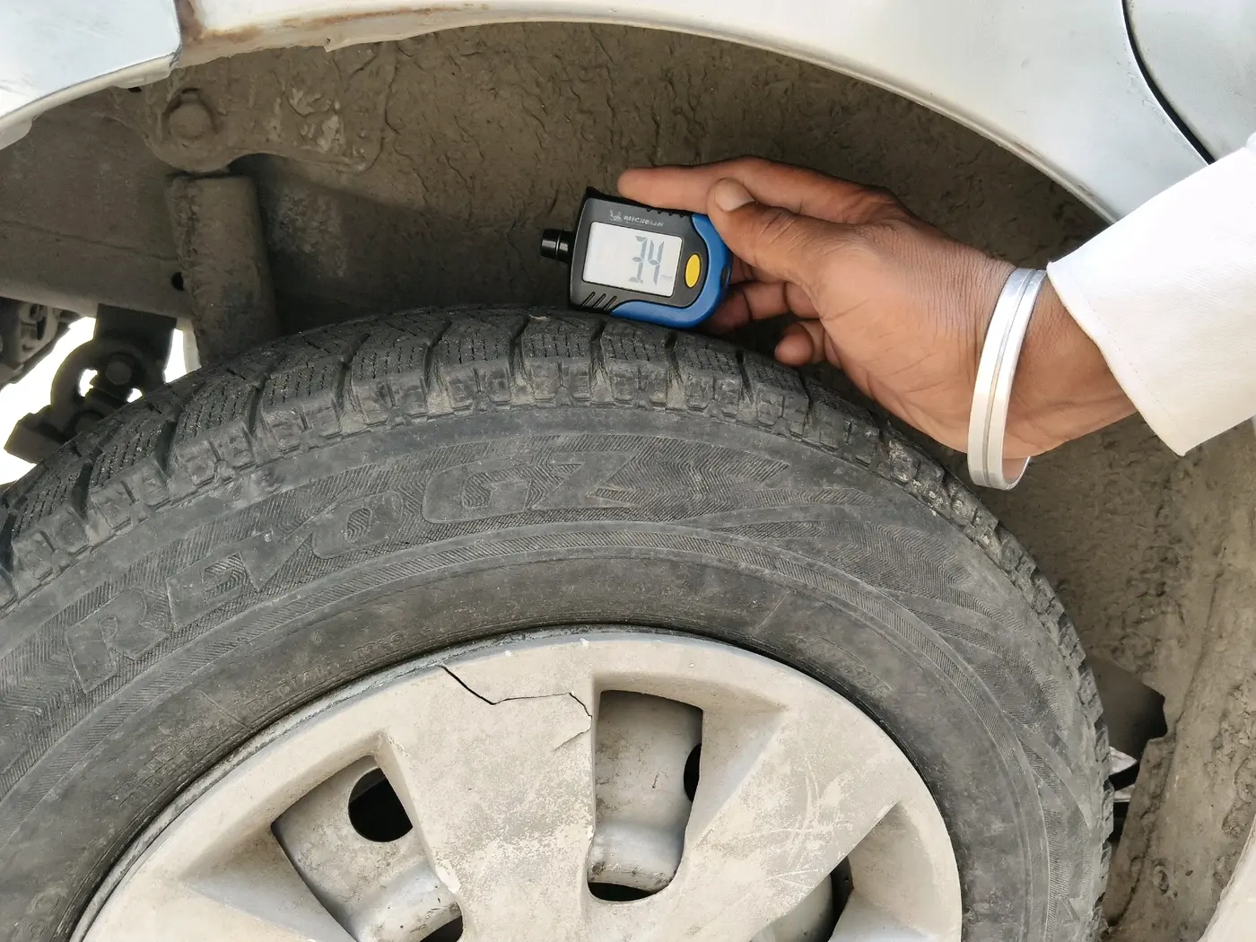 2011 Maruti Wagon R 1.0 LXI CNG, CNG, Manual, 1,10,314 km, tyre