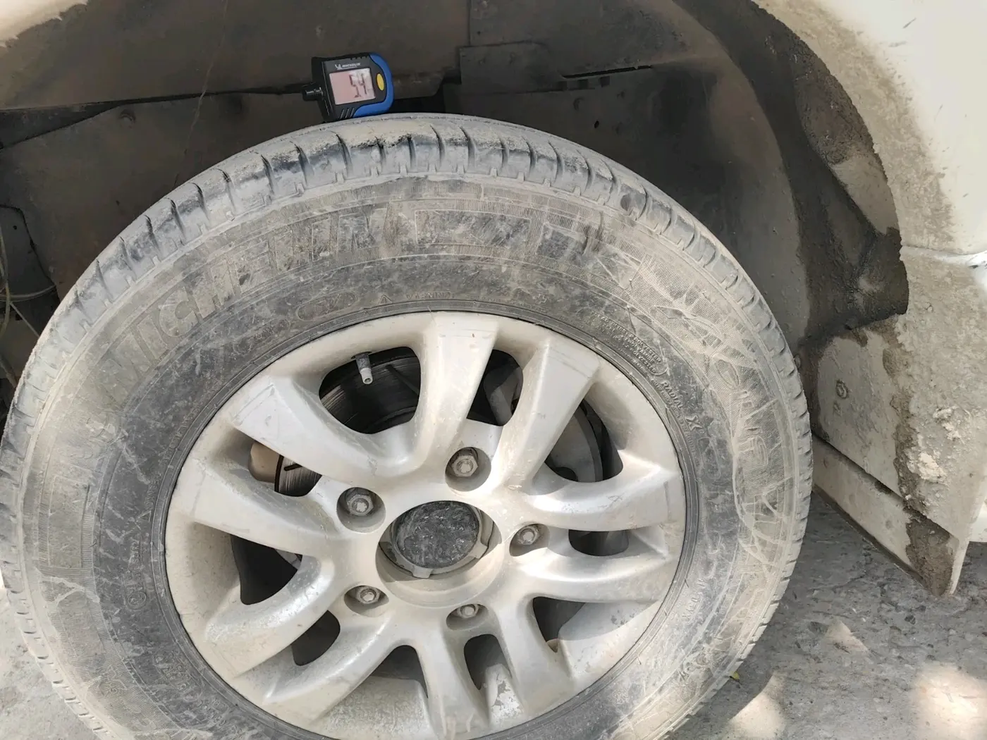 2013 Mahindra Scorpio LX BS-III, Diesel, Manual, 1,31,985 km, tyre