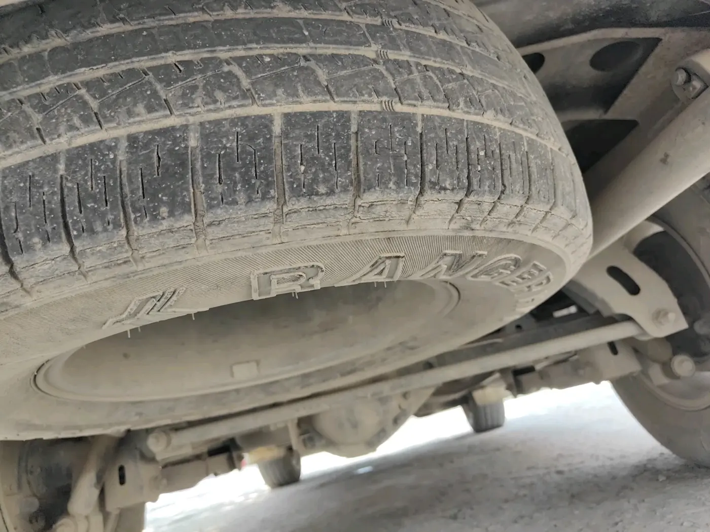 2013 Mahindra Scorpio LX BS-III, Diesel, Manual, 1,31,985 km, tyre