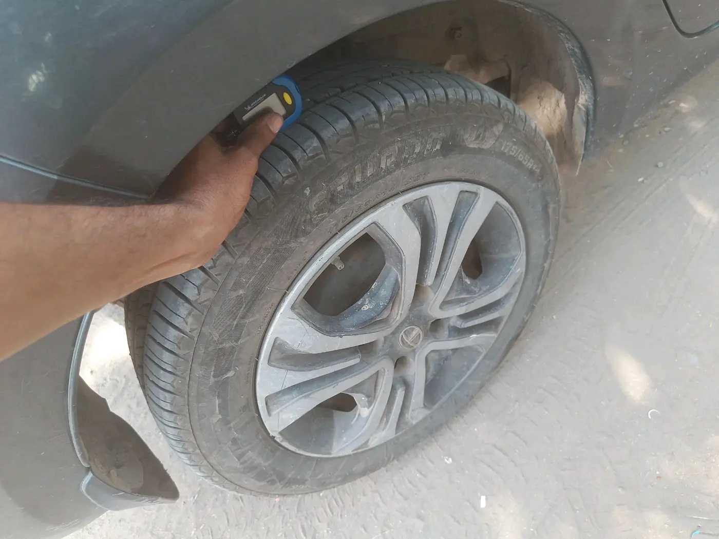 2022 Tata TIGOR XZ PLUS CNG, CNG, Manual, 50,821 km, tyre