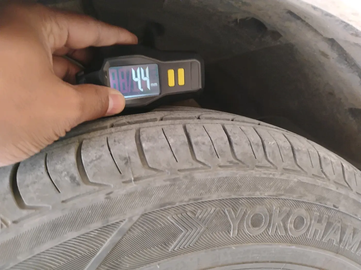 2015 Maruti Swift Dzire VDI, Diesel, Manual, 2,91,354 km, tyre
