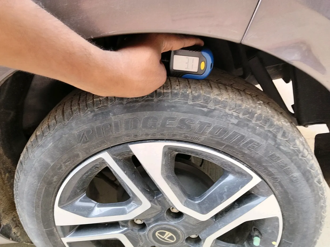 2019 Tata Tiago XZ PLUS PETROL, Petrol, Manual, 38,100 km, tyre