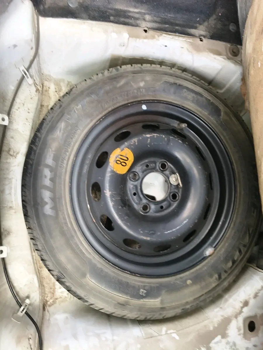 2019 Tata Tiago XZ PLUS PETROL, Petrol, Manual, 1,09,372 km, tyre