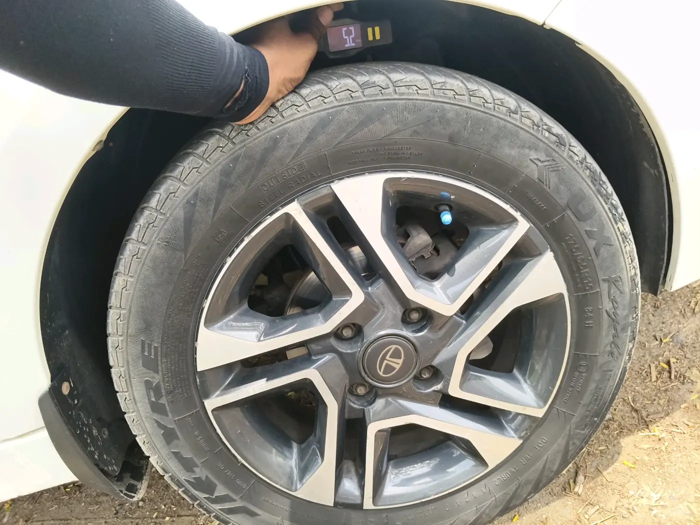 2019 Tata Tiago XZ PLUS PETROL, Petrol, Manual, 1,09,372 km, tyre
