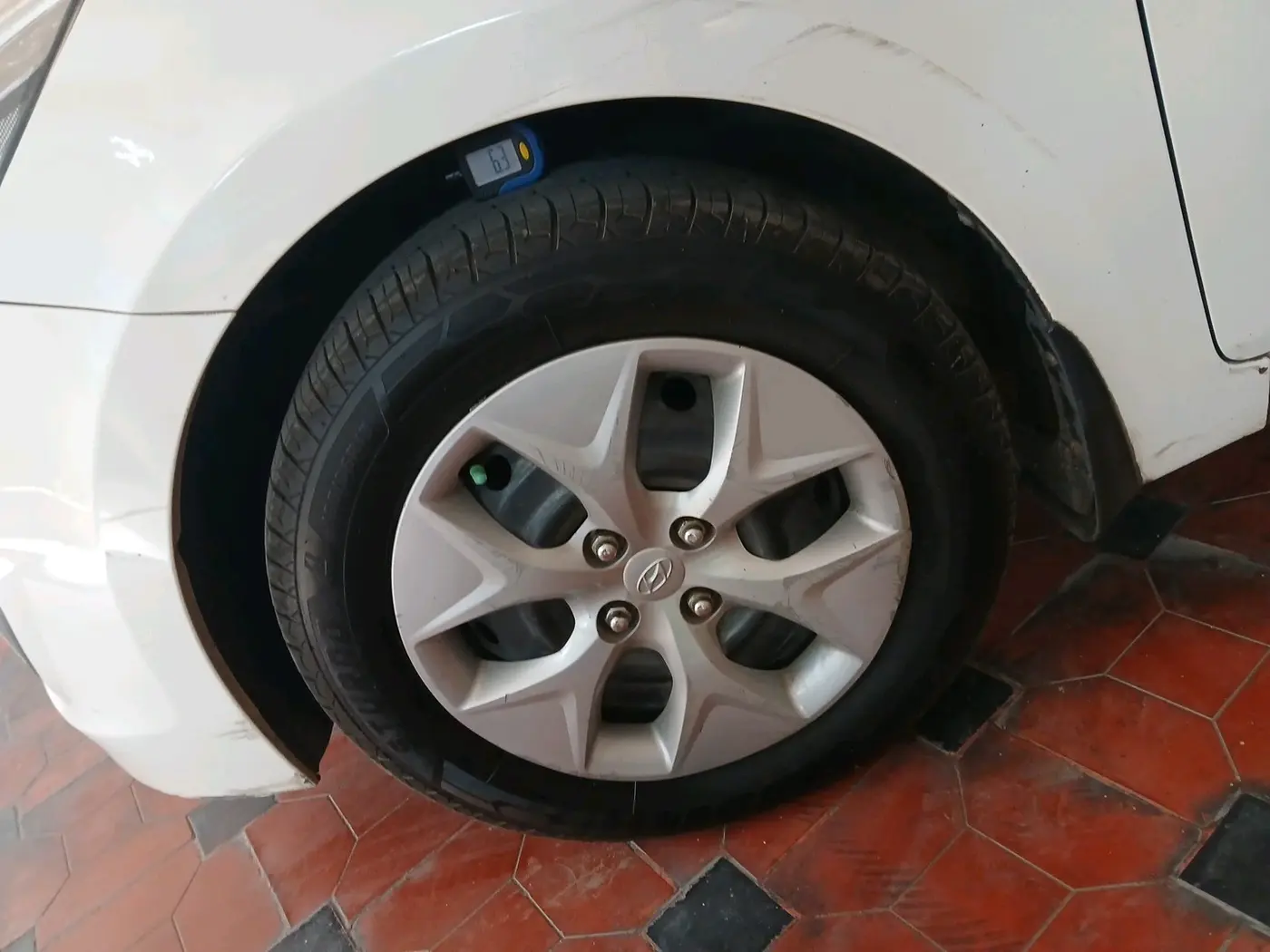 2016 Hyundai Verna FLUIDIC 4S 1.6 VTVT S, Petrol, Manual, 90,739 km, tyre