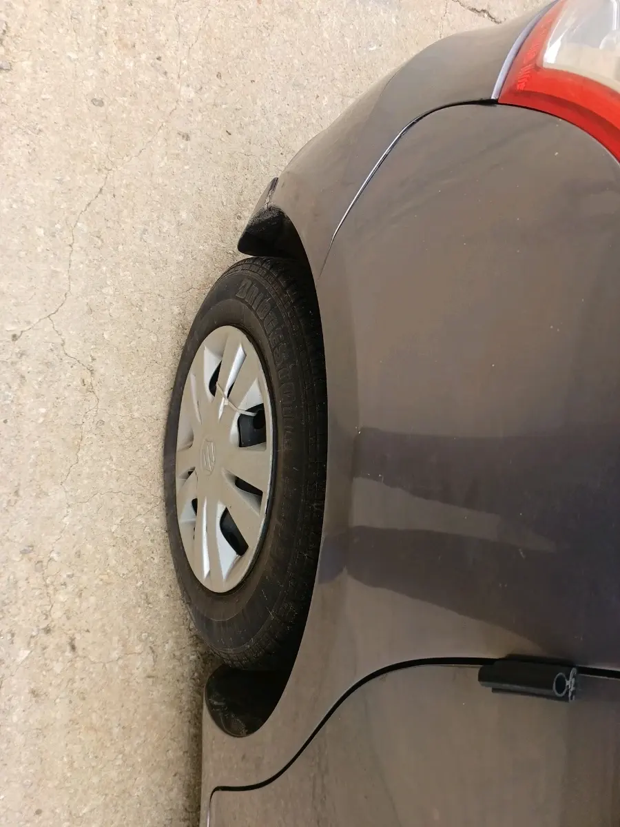 2013 Maruti Swift VXI, Petrol, Manual, 1,51,468 km, tyre