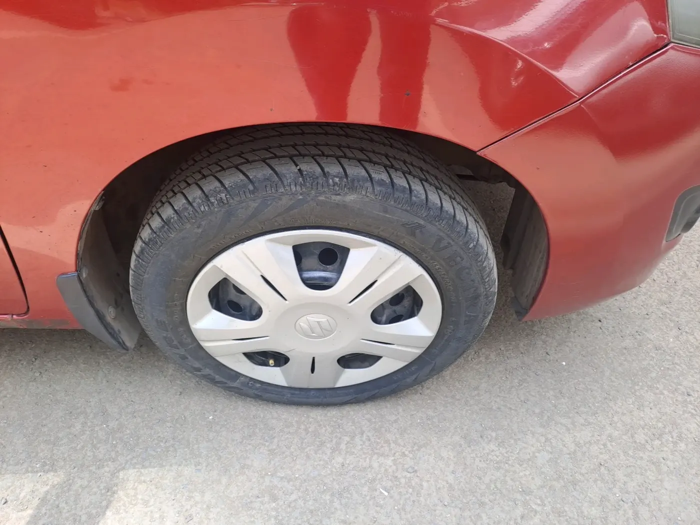 2016 Maruti Wagon R 1.0 VXI, CNG, Manual, 2,43,916 km, tyre