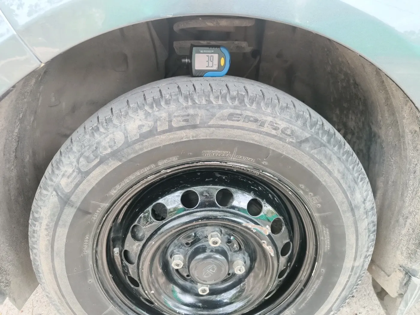 2023 Tata ALTROZ XE CNG, CNG, Manual, 42,022 km, tyre