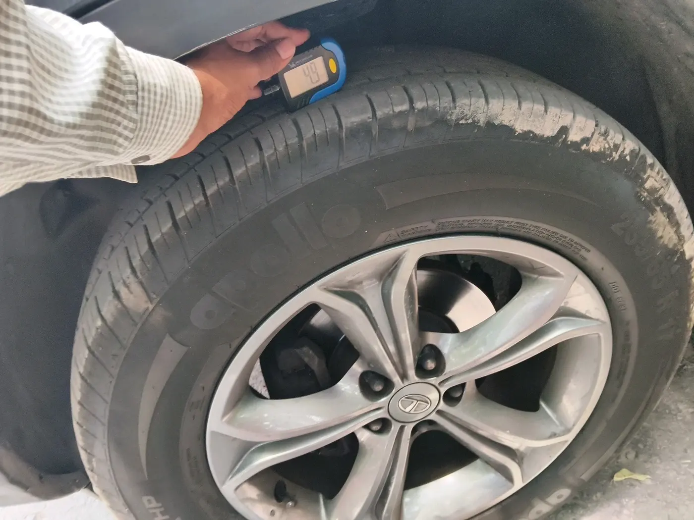 2021 Tata Harrier XZA 2.0L, Diesel, Automatic, 47,814 km, tyre