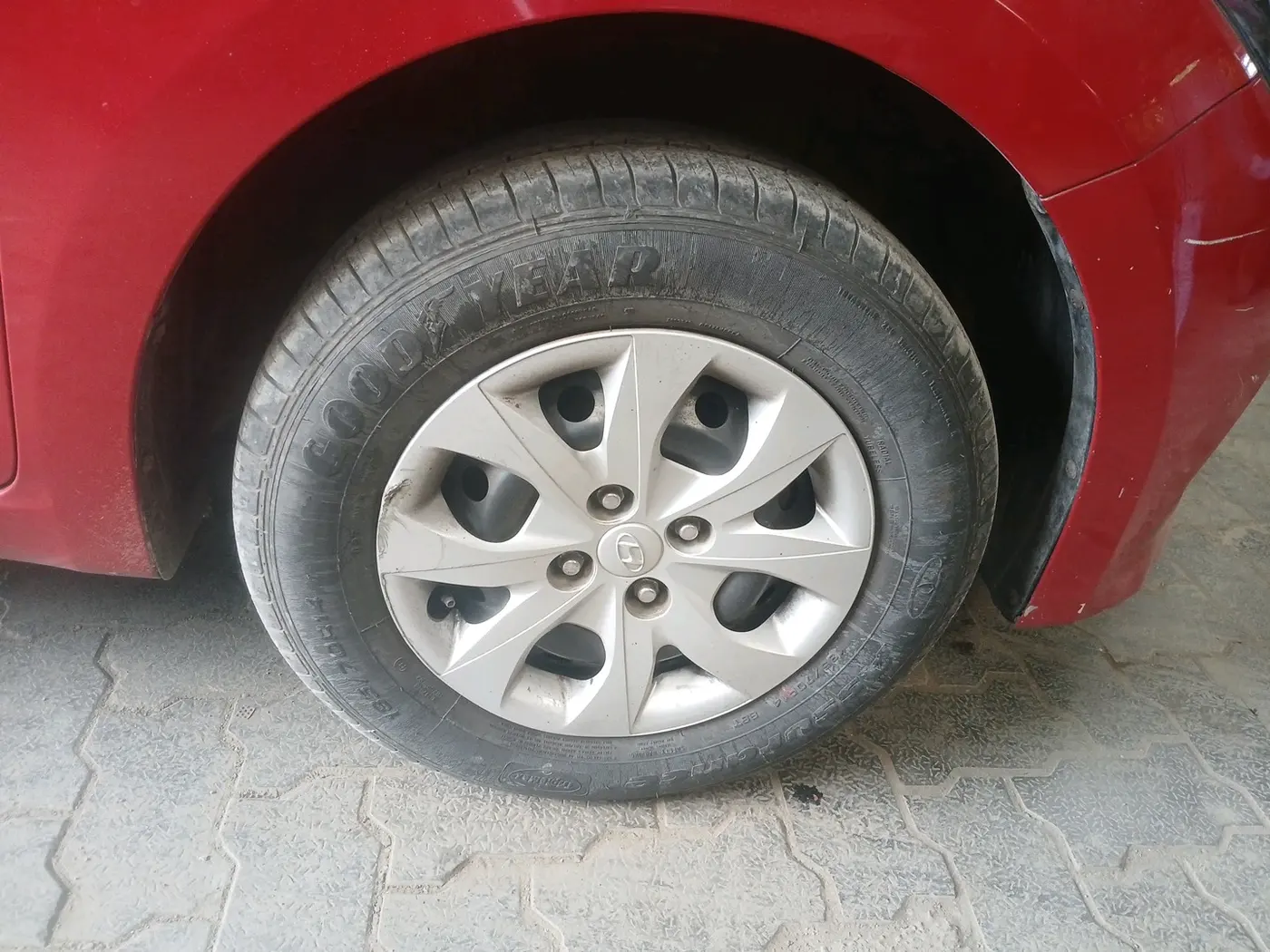 2015 Hyundai Elite i20 MAGNA 1.2, Petrol, Manual, 88,105 km, tyre