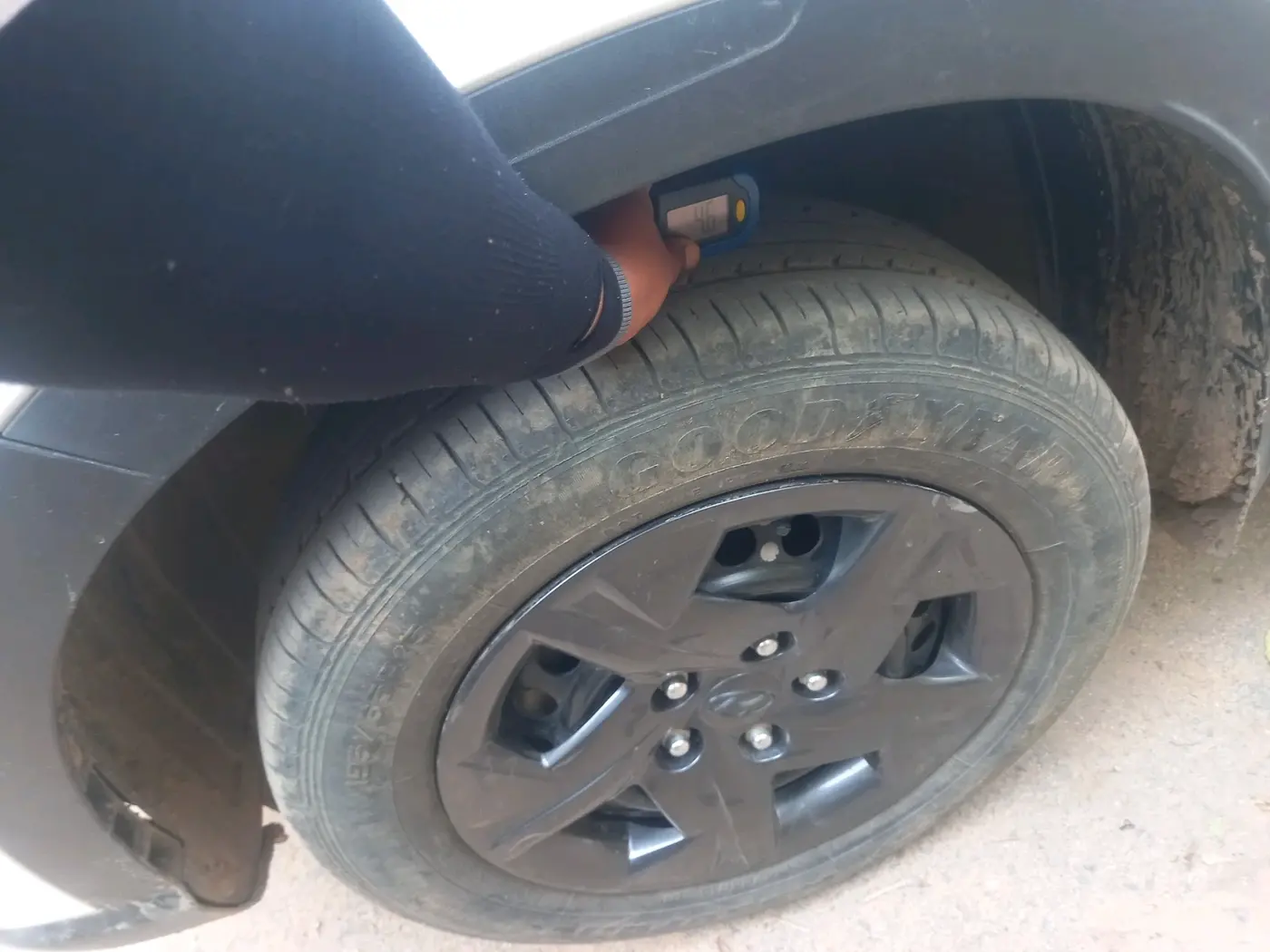 2023 Hyundai VENUE S 1.2, Petrol, Manual, 20,045 km, tyre